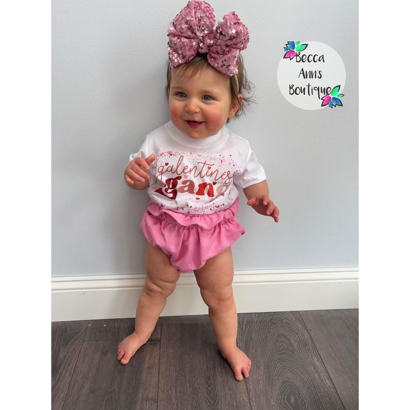 Bloomies|NB|0-3m|3-6m|6-9m|9-12m|12-18m|18-24m|2T|3T|4T|5T|With wrap around bow|No bow